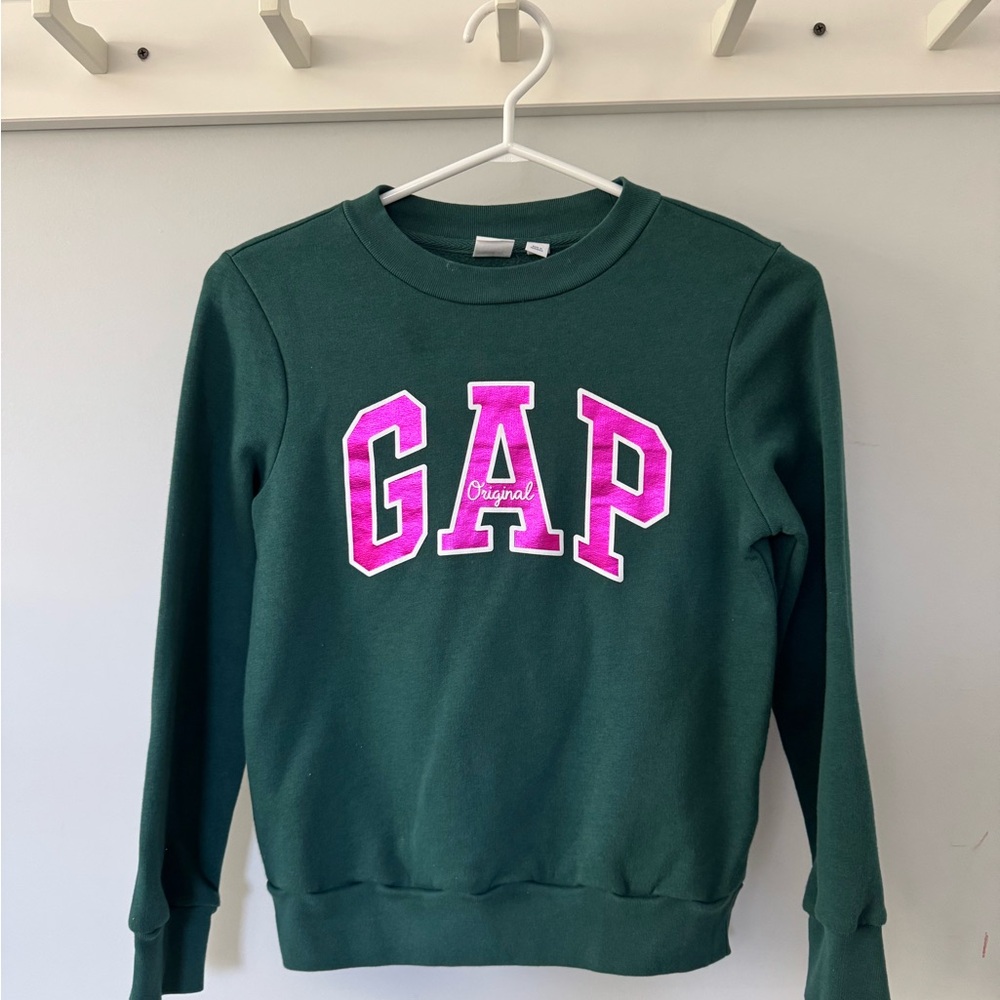 GAP Green Sweatshirt with Pink Logo